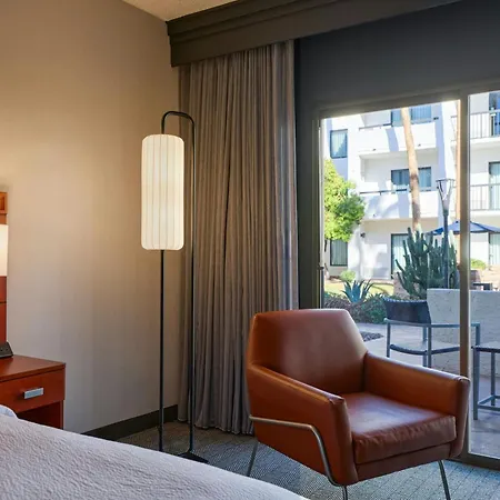 Courtyard By Marriott Phoenix North