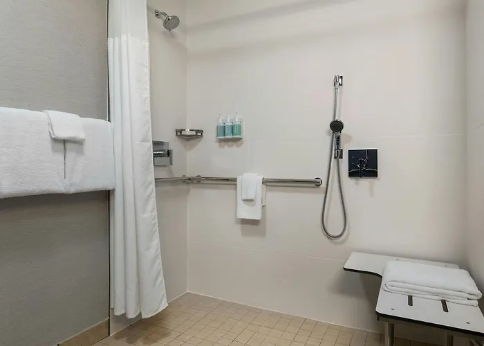 Courtyard By Marriott North Hotel