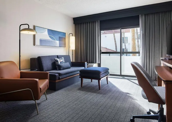 Courtyard By Marriott North