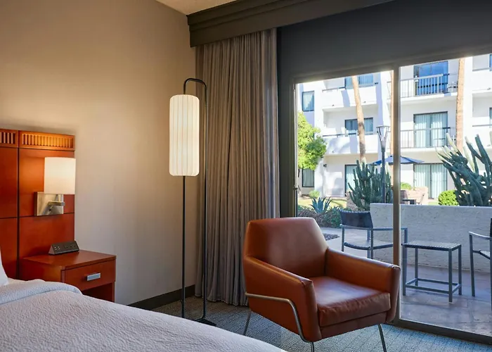 Courtyard By Marriott North Phoenix