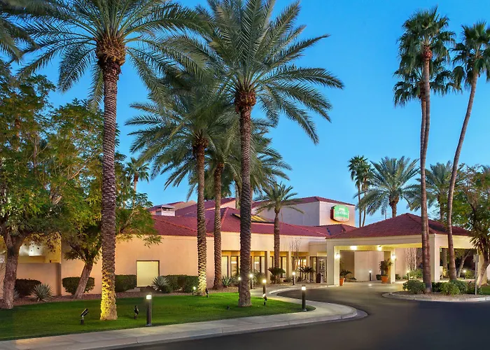 Courtyard By Marriott North Hotel 3*