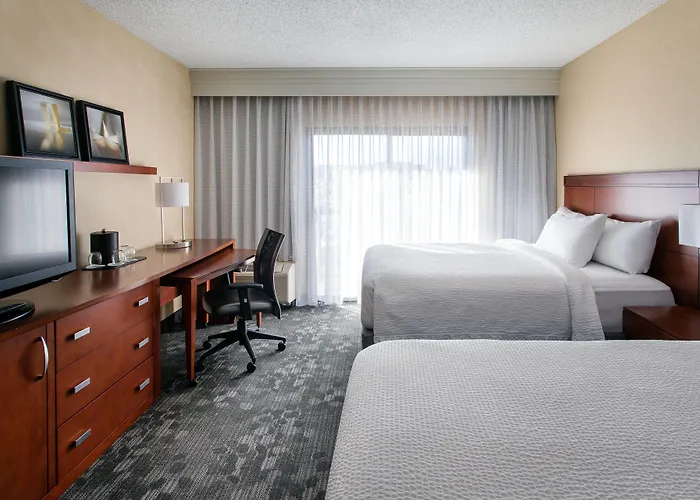 Courtyard By Marriott North Hotel