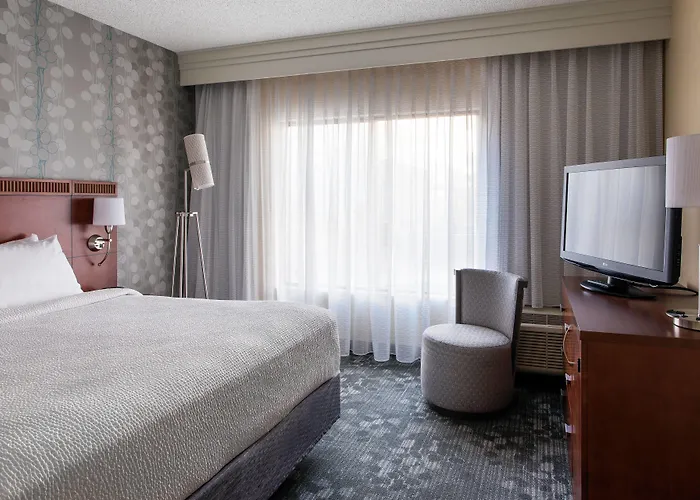 Courtyard By Marriott North Hotel 3*