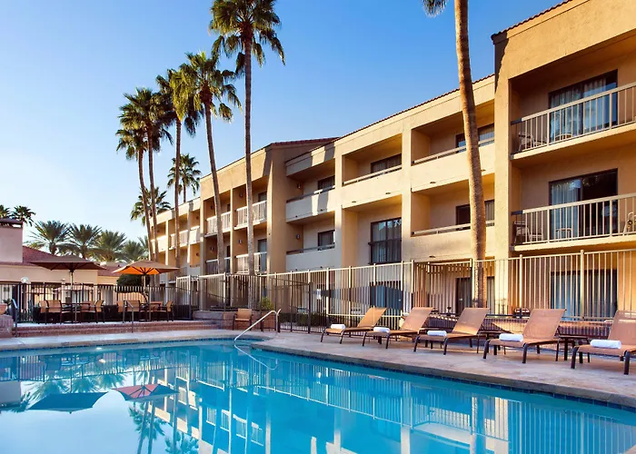 Hotel Courtyard By Marriott North