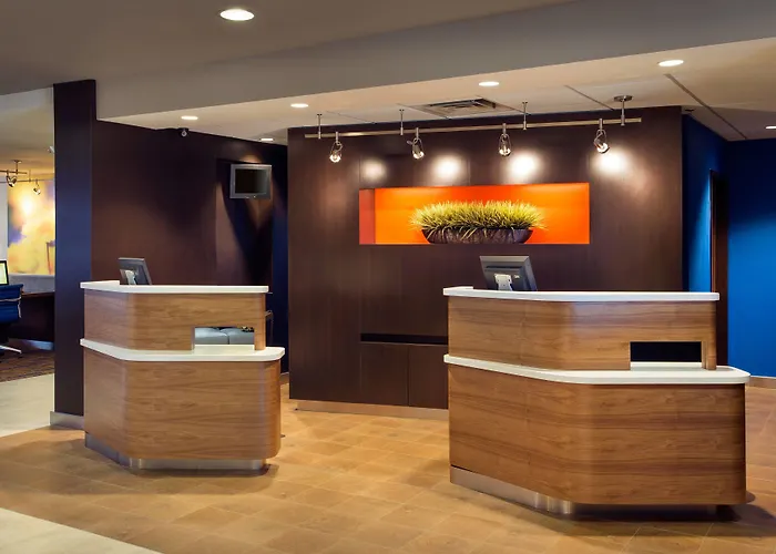 Hotel Courtyard By Marriott North