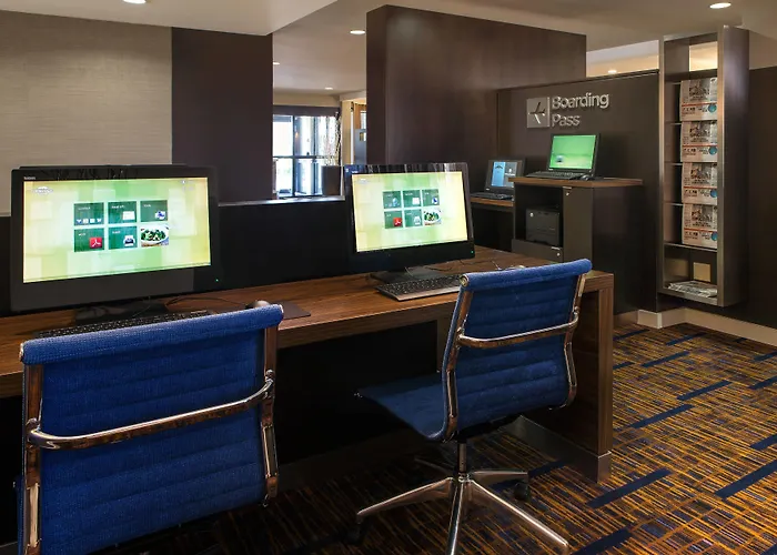 Courtyard By Marriott North Hotel