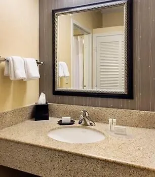 Courtyard By Marriott North Hotel