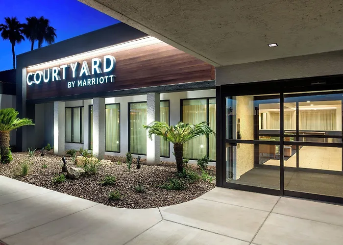 Courtyard By Marriott North Hotel