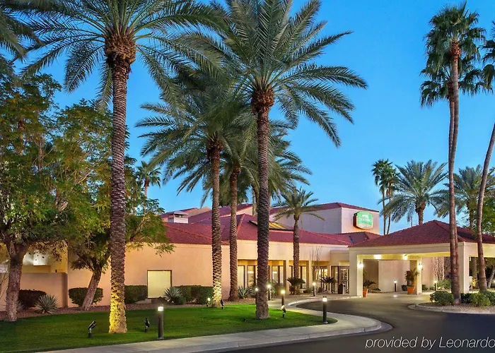 Courtyard By Marriott North Phoenix