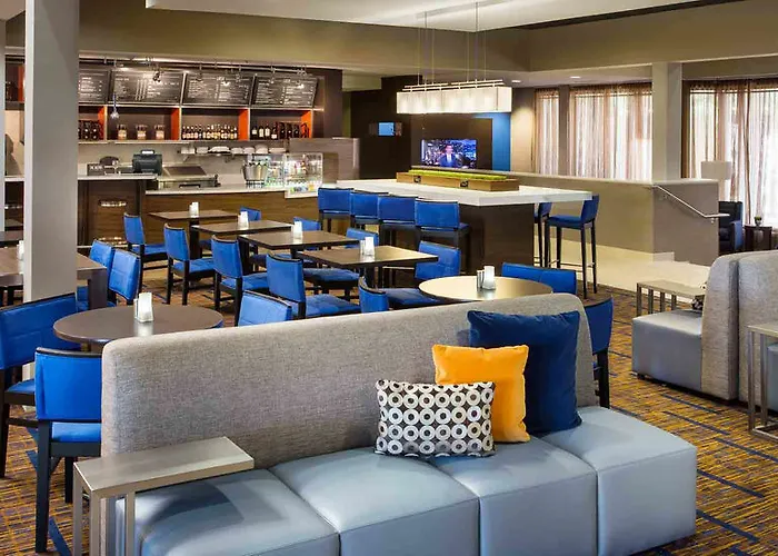 Courtyard By Marriott North Hotel