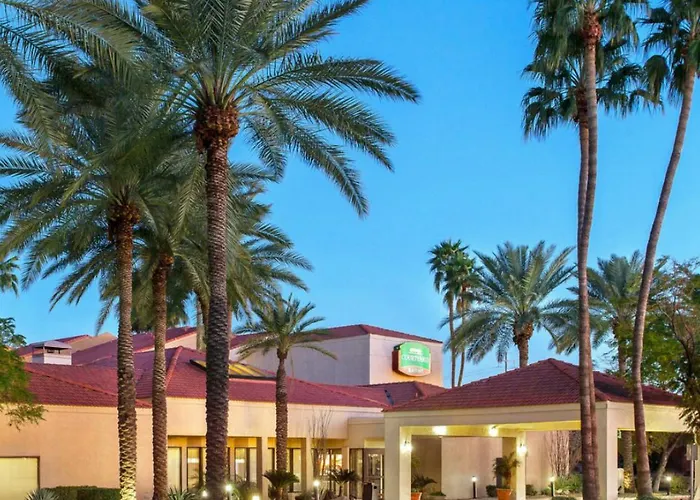 Courtyard By Marriott North Hotel 3*