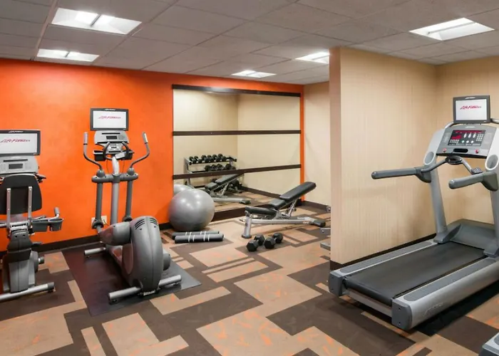 Courtyard By Marriott North Hotel